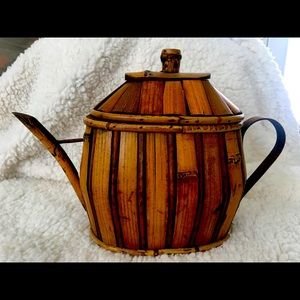 Gift Set:  Placements, 1 Teapot